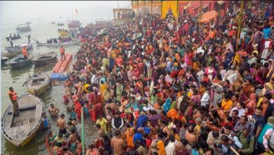 Makar Sankranti 2024: Uttarakhand में गंगा और सहायक नदियों में भरी जनसैलाब, Uttarkashi में देव डोलियां लगाती हैं आस्था की डुबकी